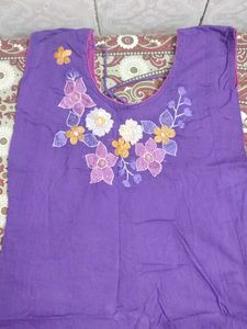 Elegant Floral Embroidered Kurta
