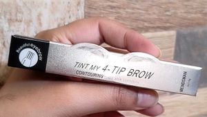 Eyebrow Contouring Pen
