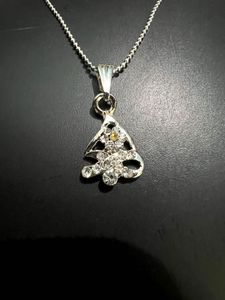 Sparkling Pendant Necklace