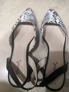 Very Good Condition Sandals