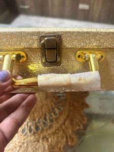 Asthetic jewellery organiser