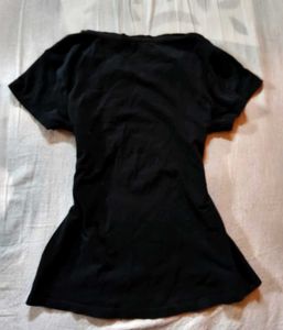 black tshirt⋆˚꩜｡