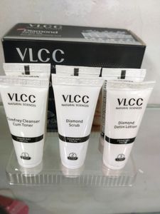 VlCC Diamond Facial Kit. The Parlour Like Glow At Home 👍
