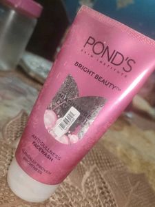Pond's Bright Beauty Facewash