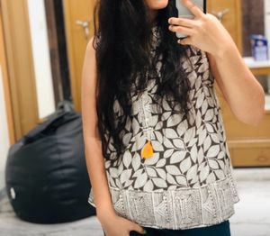 Leaf Printed Cut Sleeves Crop Top  🤍💚🤎