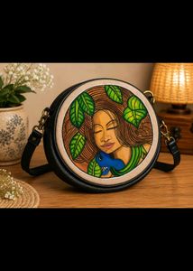 Bonolata Round Sling Bag 🍃