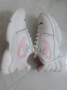 Cute Eyelash Sneakers
