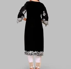 🖤Elegant Black Embroidered Kurta Set