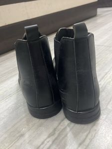 Men's Black Leather Chelsea Boots