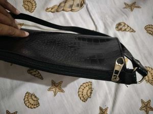 Chic Black Croc Embossed Shoulder Bag