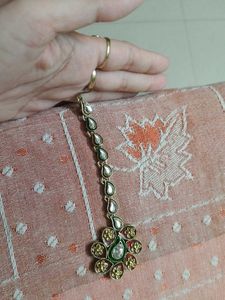 Elegant Kundan Maang Tikka