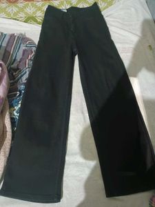 Stylish Black Wide-Leg Jeans