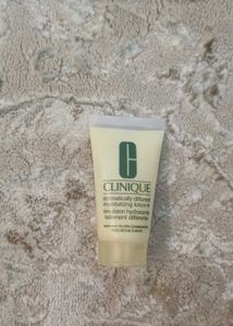 Clinique Dramatically Different lotion