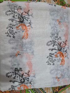 Elegant Saree with Bird Motif