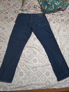 Levis Dark Wash Denim Jeans