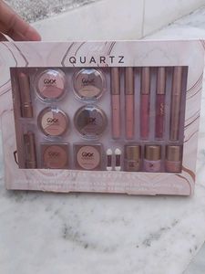 18 Pieces Makeup Kit