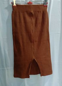 Ribbed Knit Midi Skirt with Slit