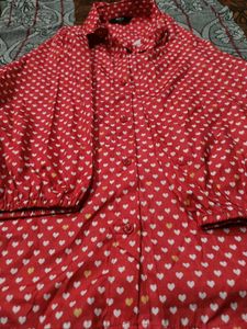 Chic Red Heart Print shirt