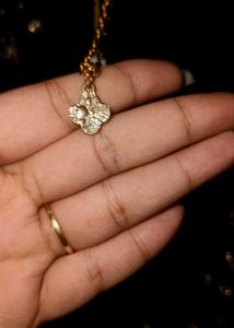 Sparkling Clover Pendant Necklace