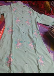 Floral Embroidered Kurta