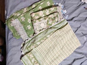 Beautiful Green Floral Print Kurta Set