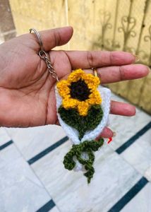 Crochet sunflower and rose bouquet keychain