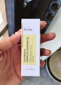 IUNIK Calendula Complete Cleansing Oil