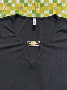 Chic Black Crop Top with Detail
