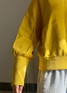 levi’s Bright Yellow Crew Neck Sweatshirt