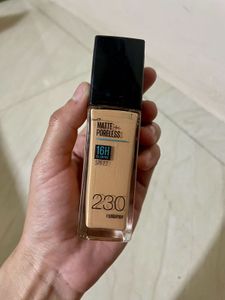 Maybelline Matte Poreless Foundation