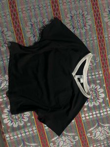 Black Cropped V-Neck T-Shirt
