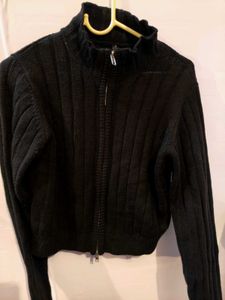 ୭ ᵎᵎ 🧁Black Zipper crop Knit Sweater🖤