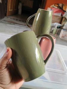 Set of 4 Mugs unused