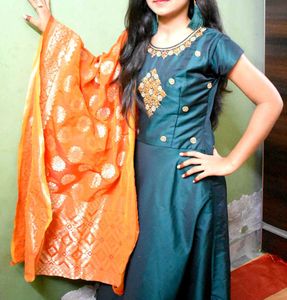 Elegant frock with Orange Dupatta and leggings Set