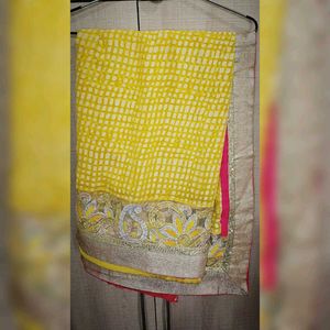 🌼Statement light yellow Saree with Raised Textur