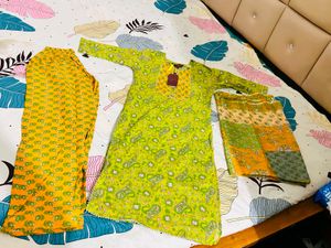 fix price Ethnic Kurta Set with Pants &amp; Dupatta