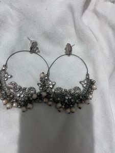 esthetic earrings