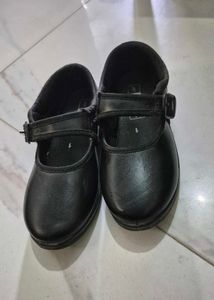Pairs Of 2 Black N White Casual School Shoes Girl