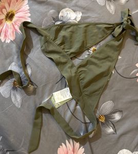 H&amp;M Olive Green Halter Neck Top