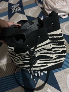Stylish Zebra Print Drawstring Bag