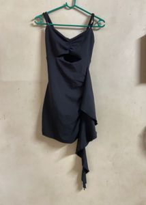 Chic Black Mini Dress . size - S