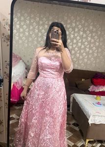 Stunning Pink Embroidered Gown🩷🎀🦋