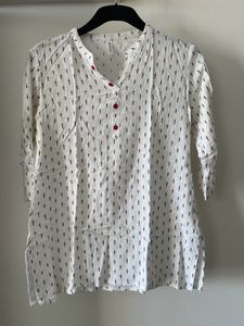 Women Kurta White With Pattern