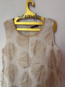 Golden Foil Printed Sleeveless Two Layer Kurta