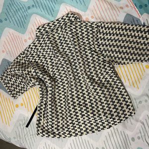 Stylish Black &amp; White Checkered Top