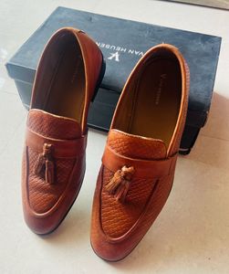 Men's Tan Textured Tassel Loafers – Elegant