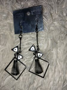 Black Metal Bow Earrings
