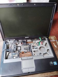 Dell D630 Casing with FAULTY display