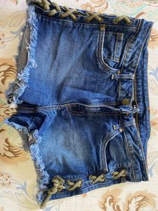 Stylish Denim Shorts with Lace-Up Detail
