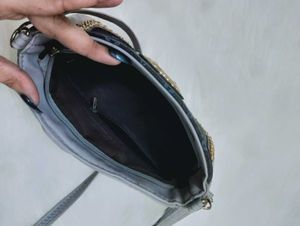 Stylish V Monogram Crossbody Bag